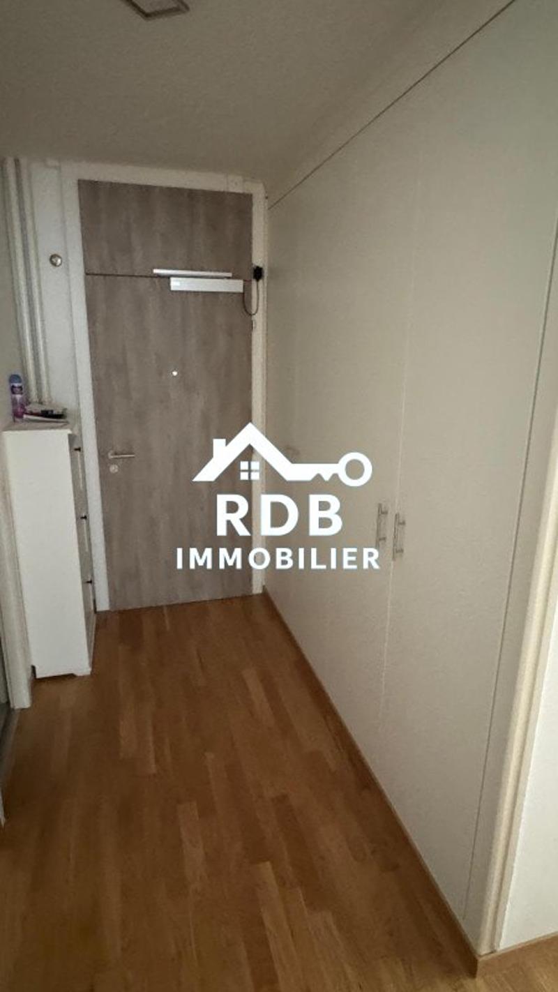 Appartement de 5 pièces au 4ème étage situé à Acacias 1227 (3)