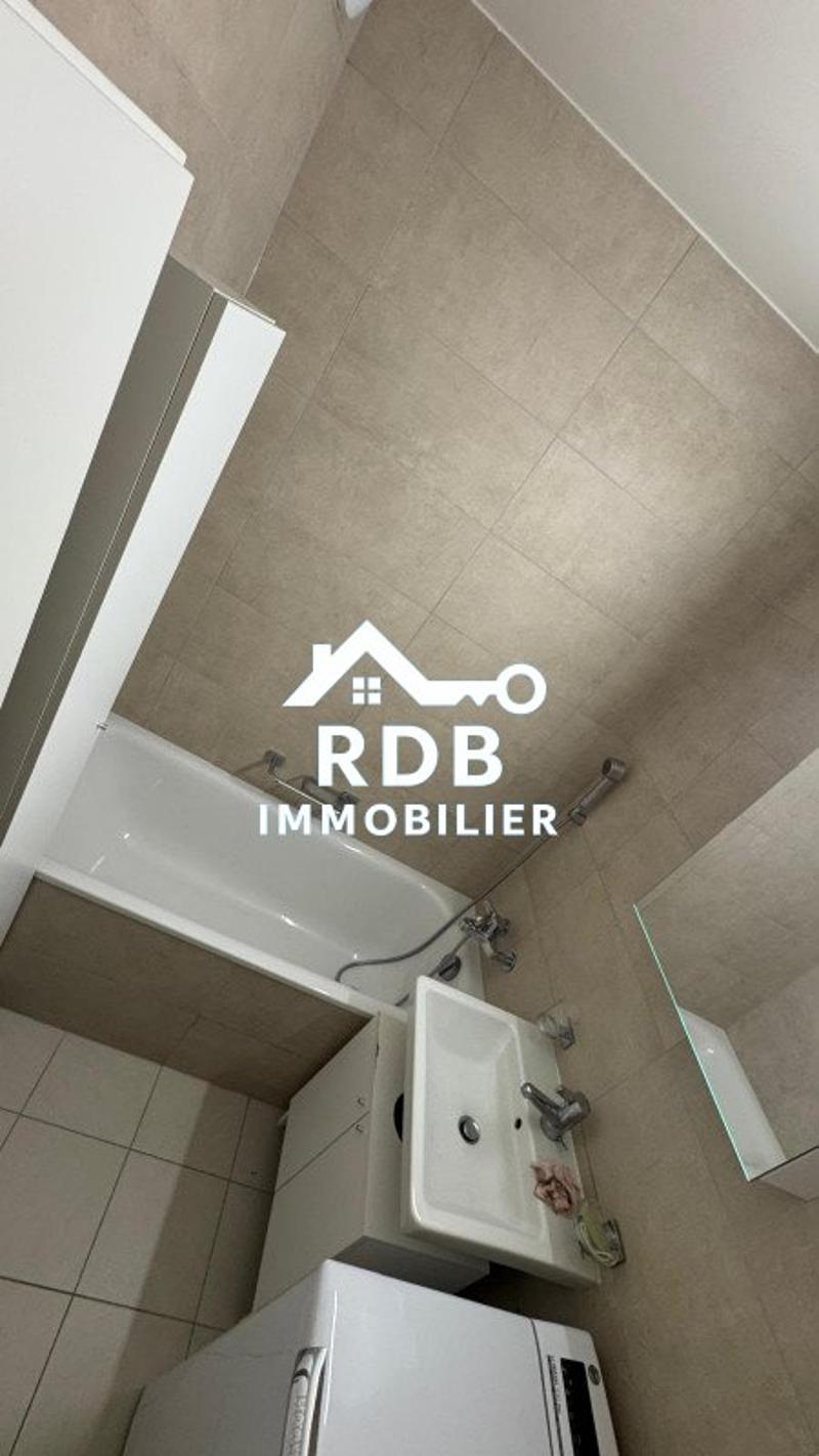 Appartement de 5 pièces au 4ème étage situé à Acacias 1227 (8)