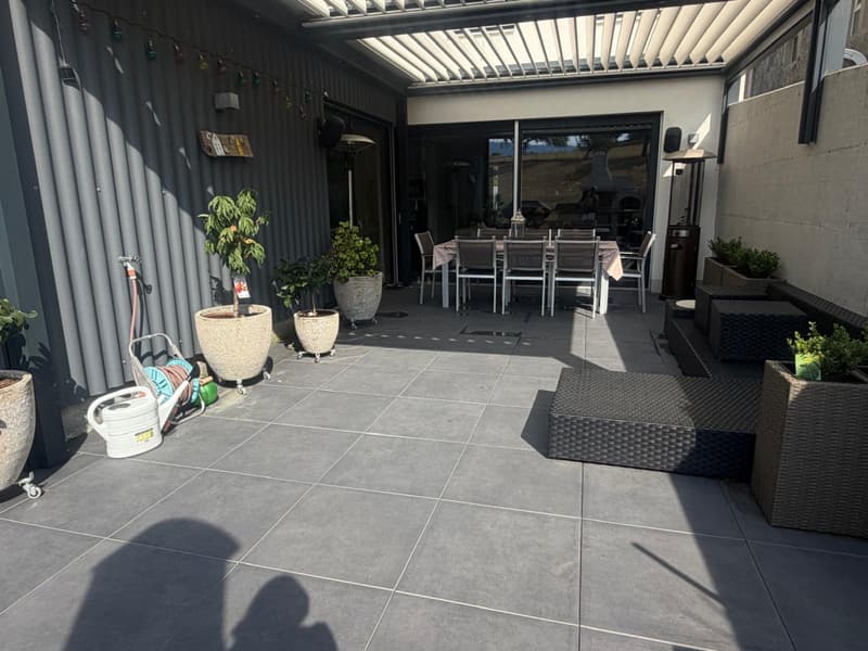 Spacieux duplex de 220m2 dans ancienne ferme rénovée à Essertines sur Rolle (5)