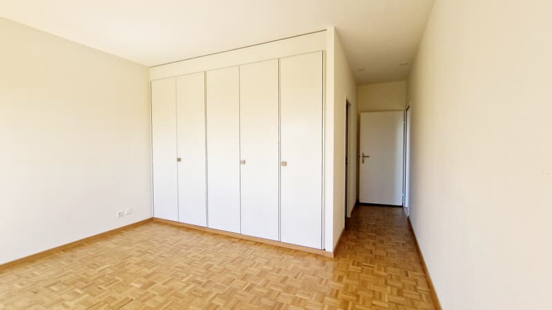 luxueux Appartement vue lac, Eléganterésidence avec piscine intérieure & jacuzzi (9)