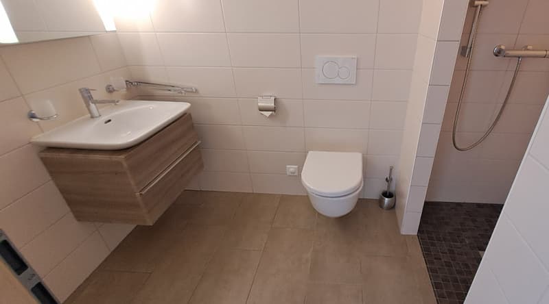 À louer de suite - Bel appartement de 2,5 pièces avec grand balcon (5)