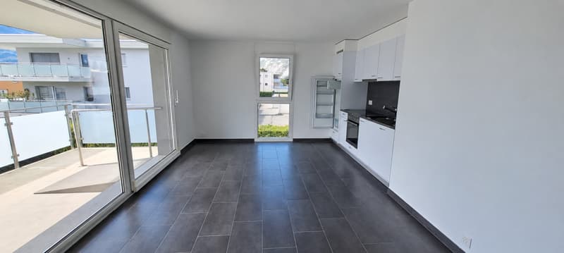 À louer de suite - Bel appartement de 2,5 pièces avec grand balcon (2)