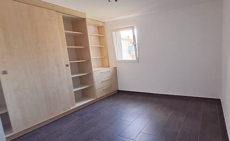 À louer de suite - Bel appartement de 2,5 pièces avec grand balcon (4)