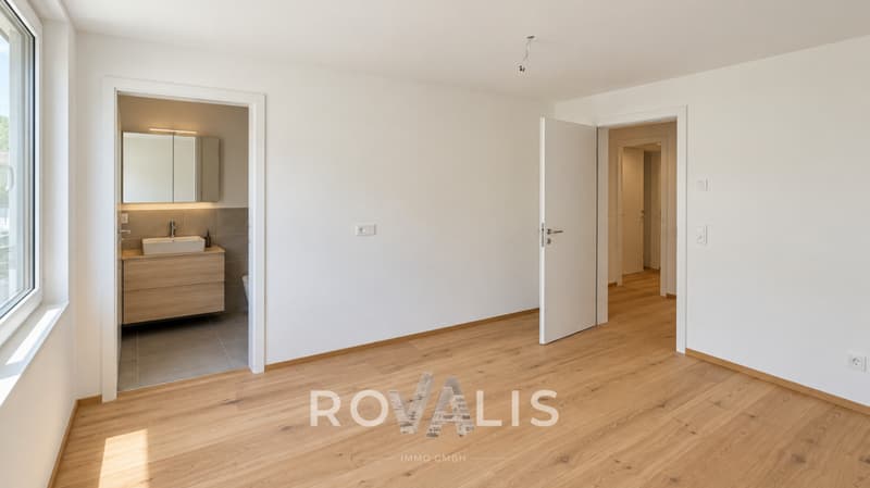 Schlafzimmer Eltern mit Bad