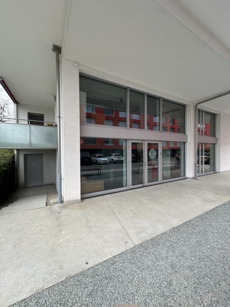 Surface commerciale moderne - Profitez de la baisse des taux et du prix ! (2)