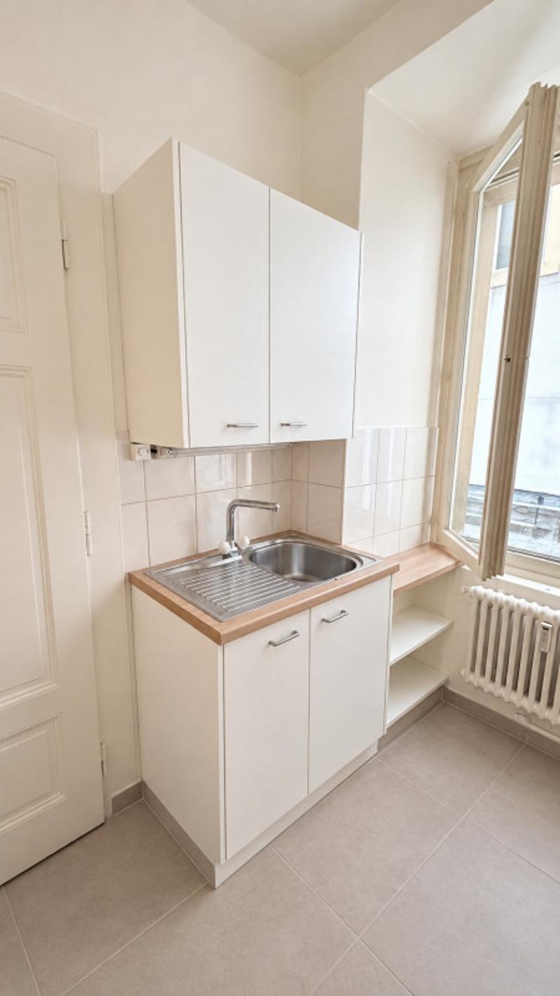 3 pièces rénové avec cachet - moulures, parquet - La Chaux-de-Fonds (6)
