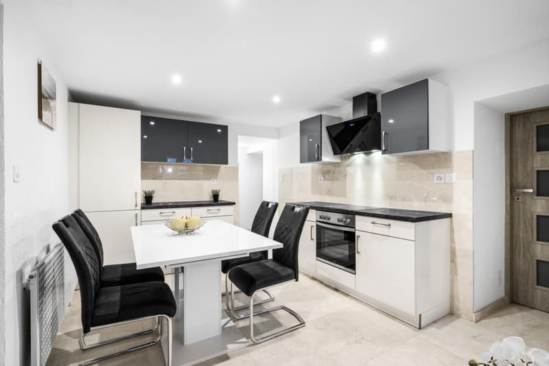 Maison de village de prestige à Môtiers - Opportunité rare (4)