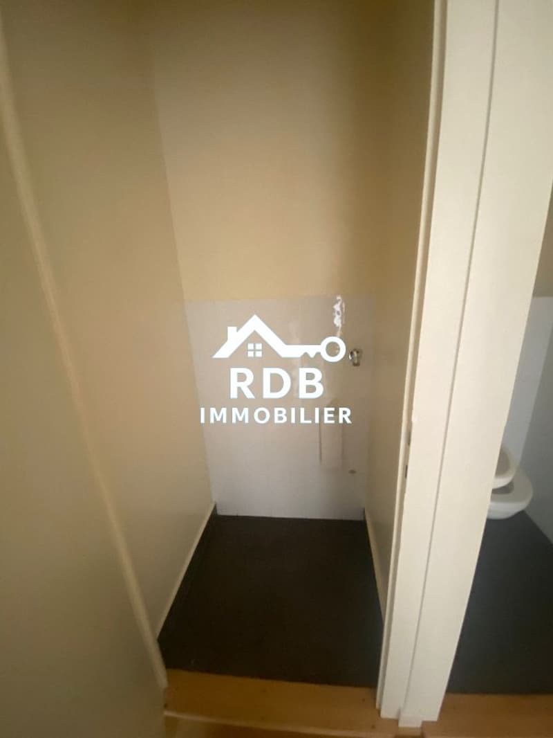 Appartement de 3,5 pièces au 4ème étage situé à Genève 1202 (10)