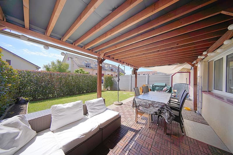Spacieux rez-de-jardin bien situé (2)