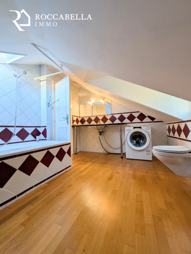 Magnifique duplex mansardé, charme et caractère au sein d'une demeure de maître (13)