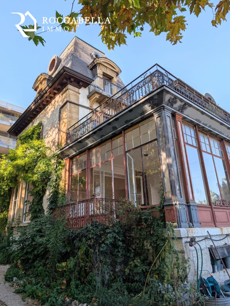 Magnifique duplex mansardé, charme et caractère au sein d'une demeure de maître (1)