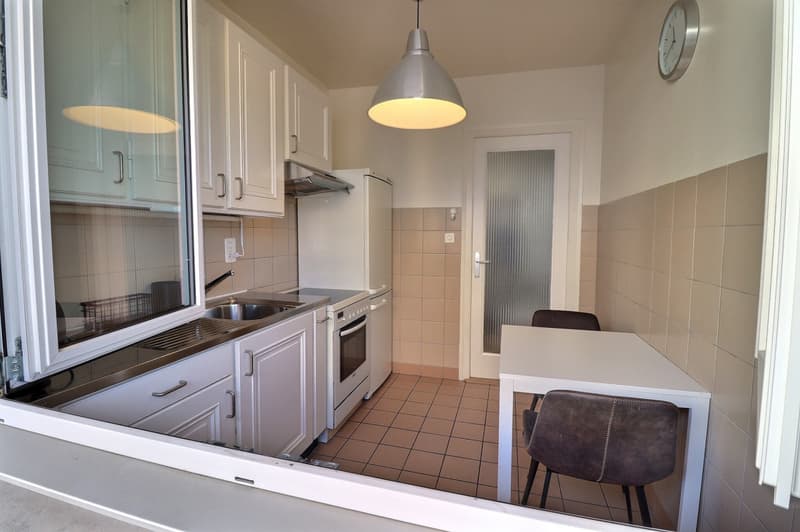 Appartement meublé avec grand balcon et vue dégagée sur la verdure (7)