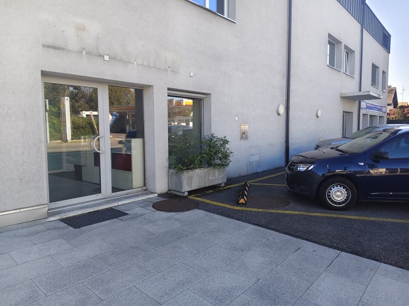 Arcade moderne de 65 m² climatisée, 3 places de parking (1)