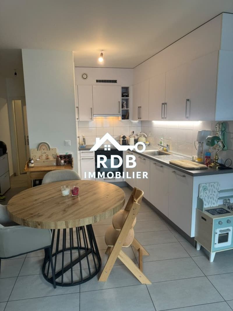 Appartement de 3 pièces au 1er étage situé à Vésenaz 1222 (1)