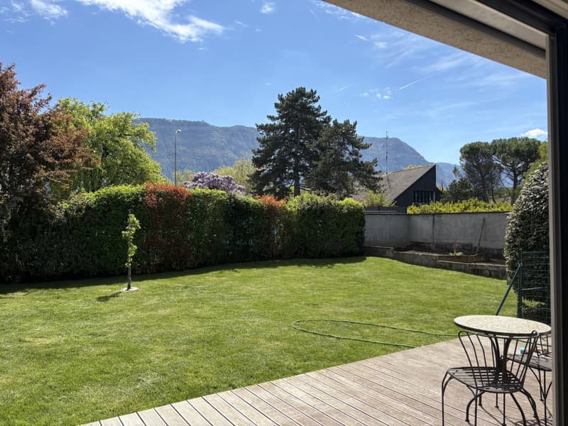 Rare-Villa 2 chambres à coucher avec piscine et jardin de 600m2 (1)