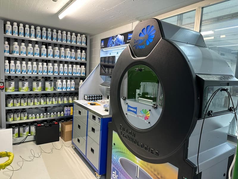 Fully equipped auto paint and body shop with 30 parking spaces in Uetendorf (2)
