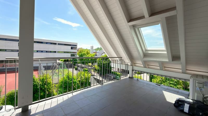 Moderne & helle Dachwohnung mit Klimaanlage & Solaranlage (2)
