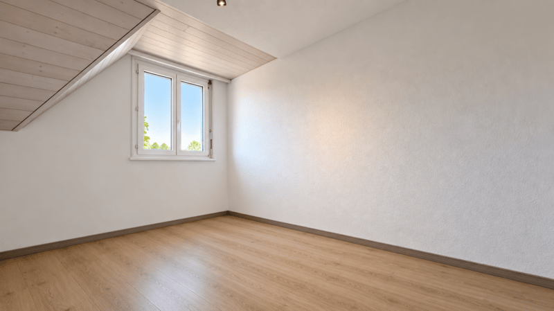 Wohnen mit Weitblick - grosszügige Maisonette-Dachwohnung mit Galerie und sonnigem Balkon (10)