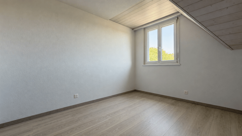 Wohnen mit Weitblick - grosszügige Maisonette-Dachwohnung mit Galerie und sonnigem Balkon (7)