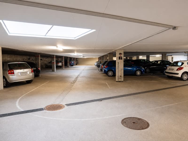Bern Wankdorf - Einstellhallenplatz (3)