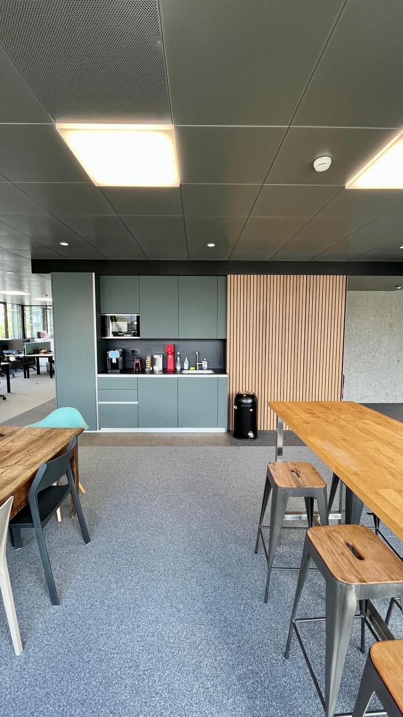Bureau fermé, meublé et équipé, au sein d'un espace de travail partagé (5)