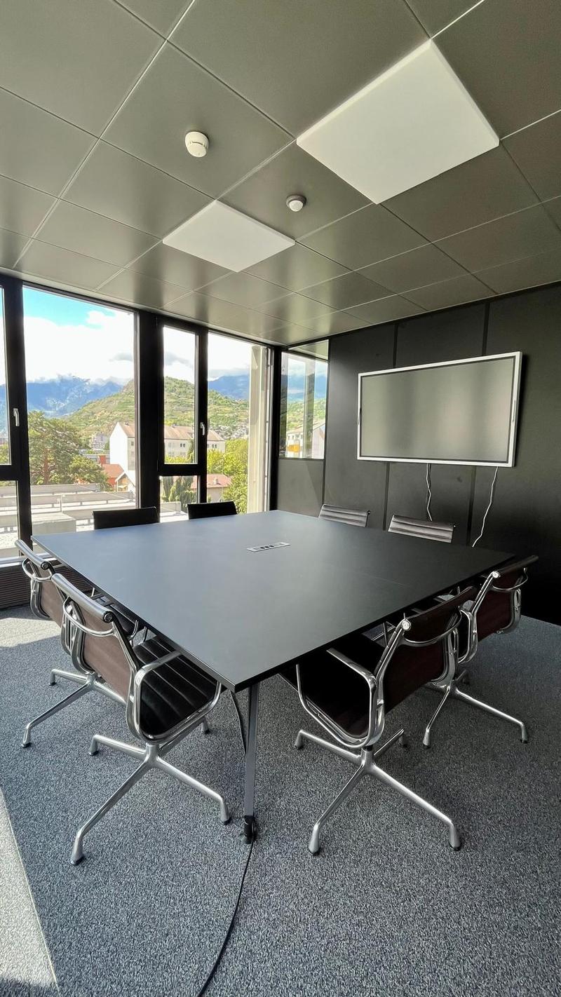Bureau fermé, meublé et équipé, au sein d'un espace de travail partagé (2)