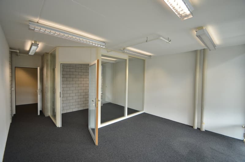 580m2 avec des pièces bien divisées nothing que pour vous?! Nous avons ce que vous cherchez. (11)