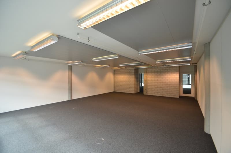580m2 avec des pièces bien divisées nothing que pour vous?! Nous avons ce que vous cherchez. (8)