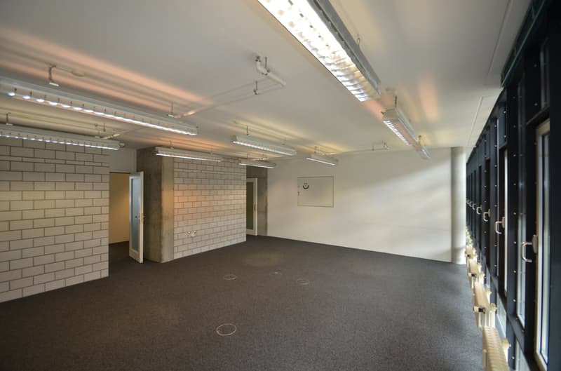 580m2 avec des pièces bien divisées nothing que pour vous?! Nous avons ce que vous cherchez. (7)