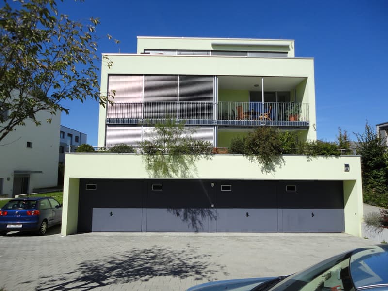 Appartement 2.5 pièces avec espace de séjour / y compris un espace de stationnement extérieur (1)