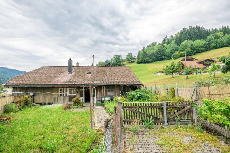 Gemütliche Haushälfte mit Garten und Potential (4)