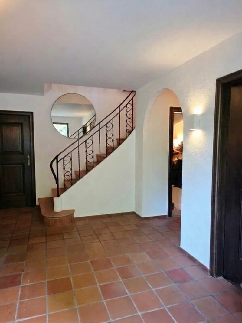 7 1/2 Zimmer-Landhaus mit über 1'000 m2 Grundstück und Erweiterungspotenzial (2)