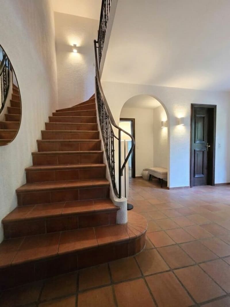 7 1/2 Zimmer-Landhaus mit über 1'000 m2 Grundstück und Erweiterungspotenzial (3)