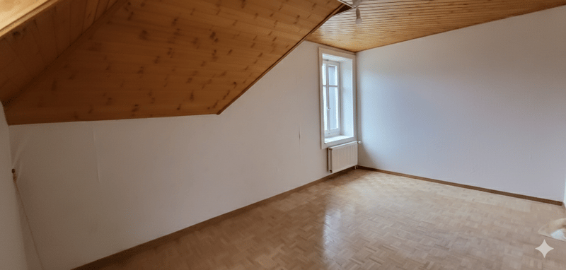 Zweizimmerwohnung hell und renoviert! (2)