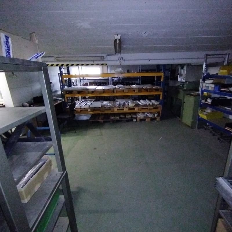 Locali di stoccaggio in affitto (8)