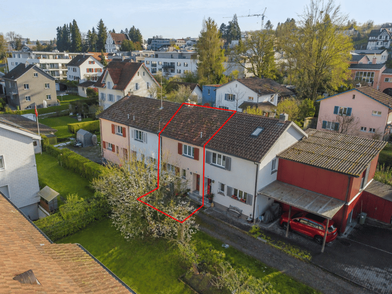 DIY enthusiasts take note. 4-room terraced house in Kreuzlingen (2)