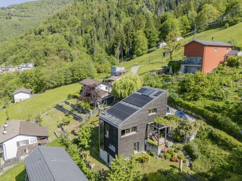Villa design circondata dal verde con vista mozzafiato (4)