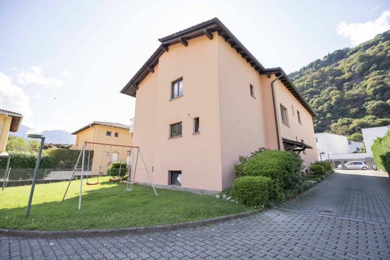 Gorduno: vendiamo bella residenza a reddito di tre grandi appartamenti (3)
