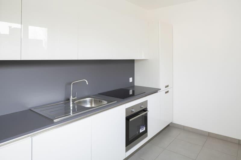 Nous louons un grand appartement de 5,5 pièces dans le quartier Sagittario (3)