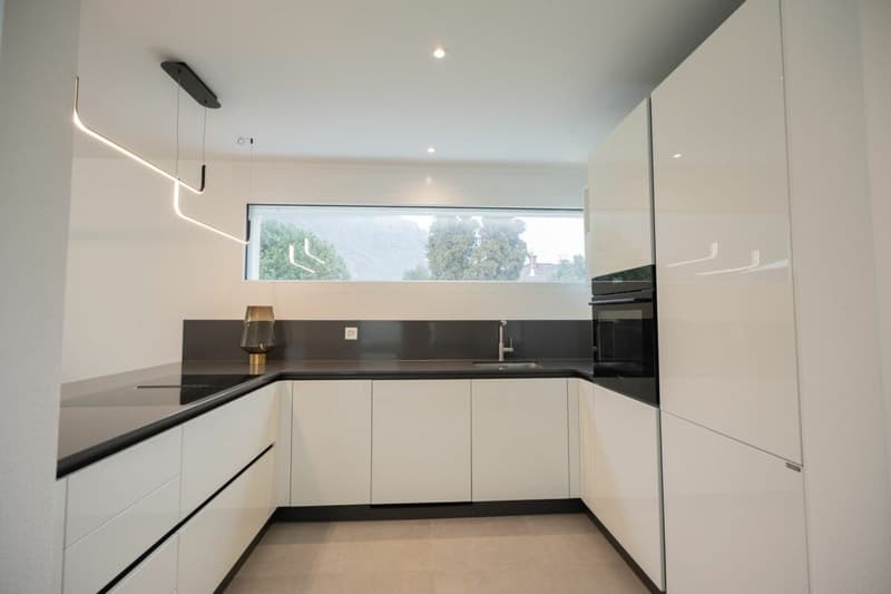 Modern and spacious villas for sale in Moleno (3)