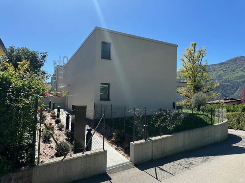 Affittiamo moderno 2.5 locali in bellissima zona di Ponte Capriasca (4)