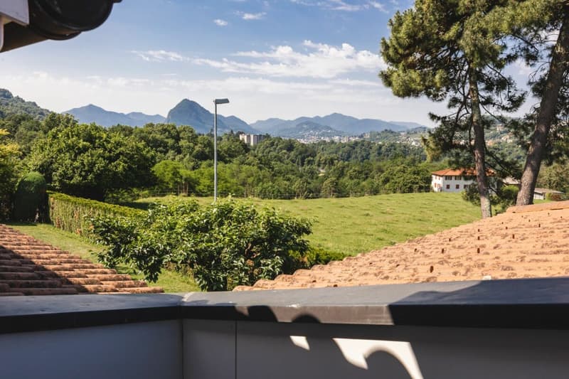 Villa mit Pool in Cadro (19)