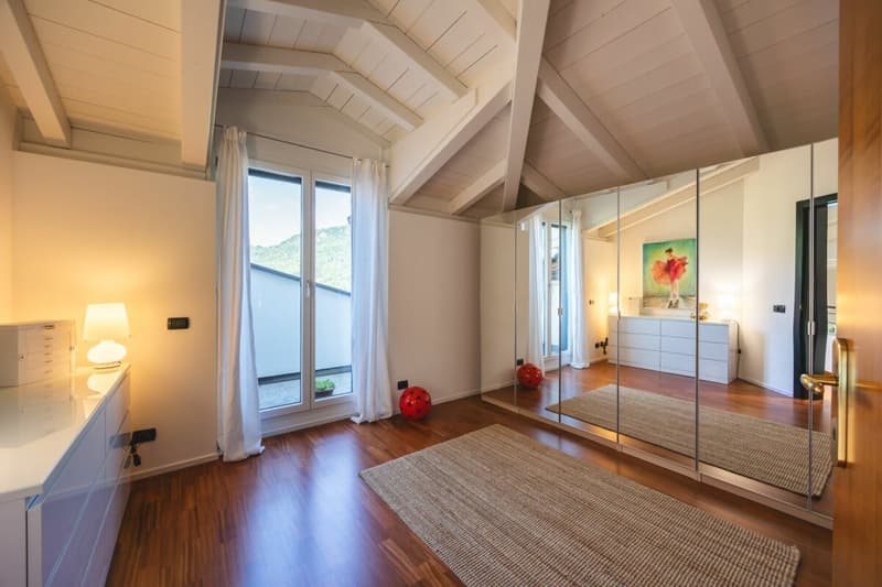 Villa mit Pool in Cadro (17)
