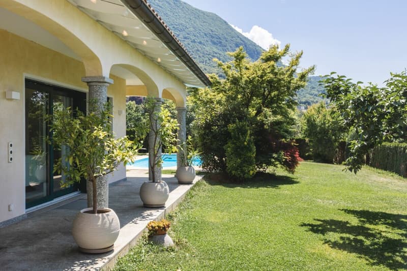 Villa mit Pool in Cadro (4)