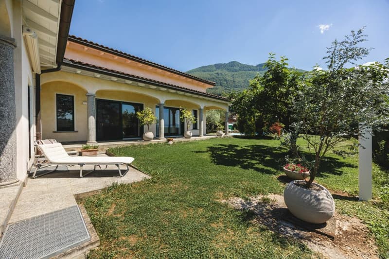 Villa mit Pool in Cadro (3)