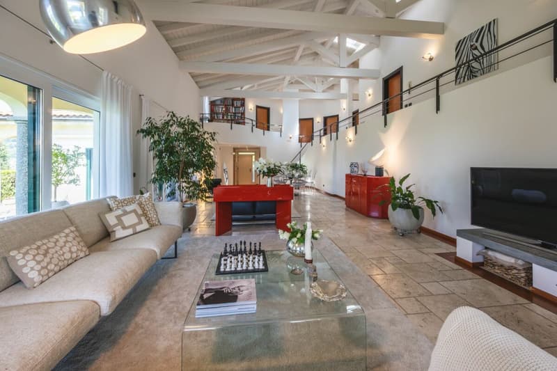 Villa mit Pool in Cadro (9)