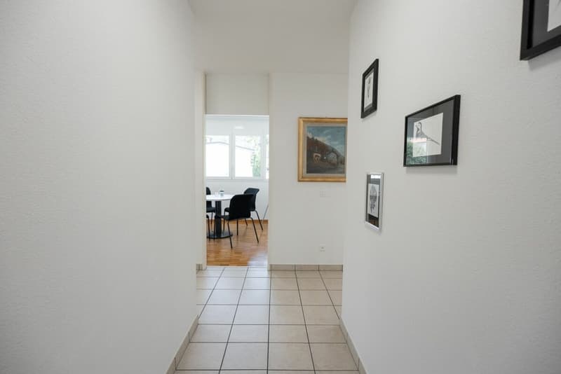 Wir verkaufen eine große 5.5-Zimmer-Wohnung im zweiten Stock (9)