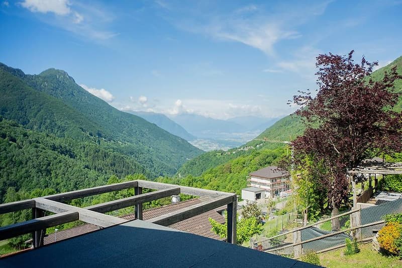We are selling a beautiful design villa with spectacular views (2)