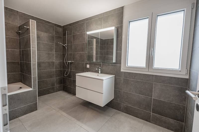 We are selling spacious and modern villas in Moleno (11)