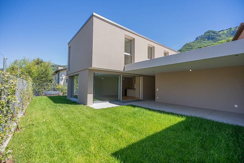 Modern Design Villas in Cadro (1)